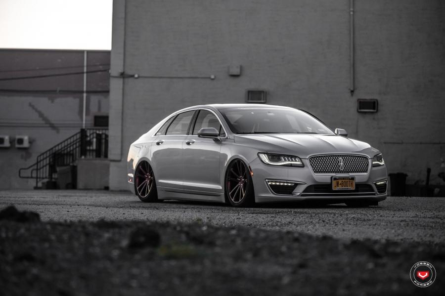  Lincoln MKZ on Vossen Wheels (CG-203) 2017 года  (фото 18 из 30)